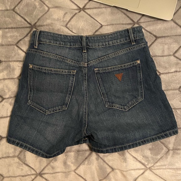 Guess Shorts - Picture 3 of 6